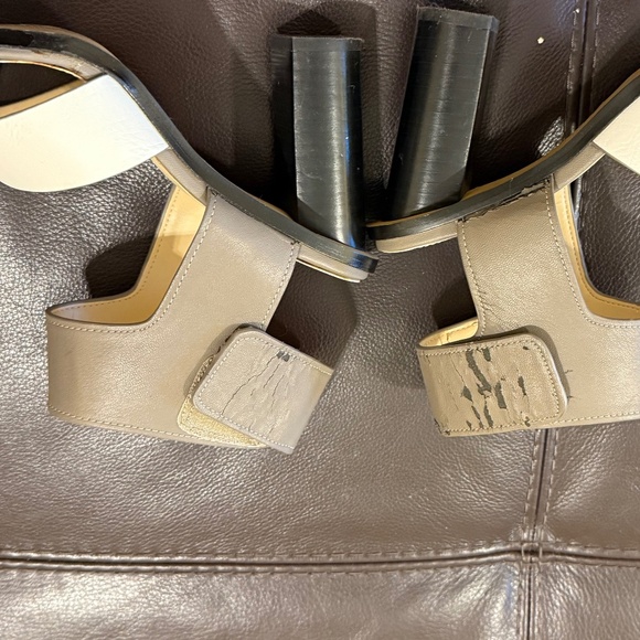 GOOD CONDITION, SIZE 6.5, CHARLES & DAVID SANDALS - Picture 3 of 5